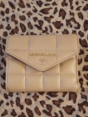 Michael Kors Jet Set Charm Quilted Leather Trifold Wallet with Gold Logo